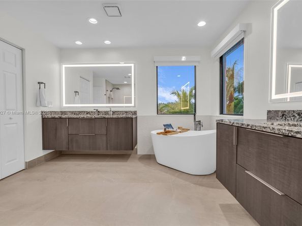 3844 W Hibiscus St, Weston FL 33332