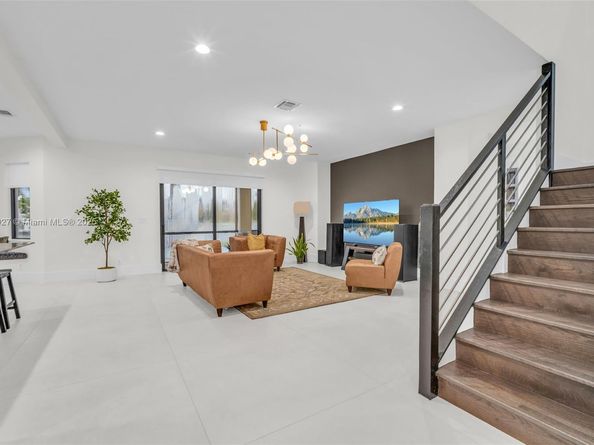 3844 W Hibiscus St, Weston FL 33332