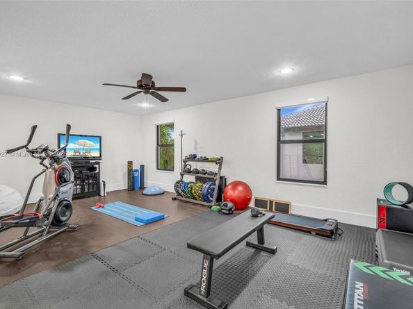 3844 W Hibiscus St, Weston FL 33332