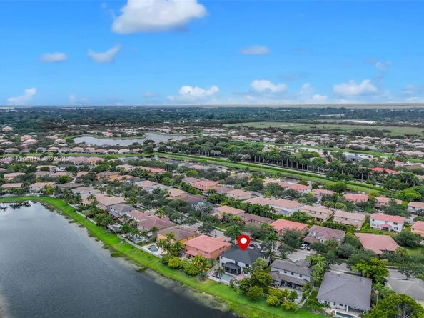 3844 W Hibiscus St, Weston FL 33332