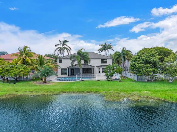 3844 W Hibiscus St, Weston FL 33332