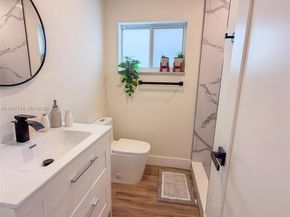 9202 NW 81st Ct, Tamarac FL 33321