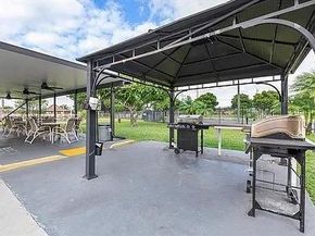 9202 NW 81st Ct, Tamarac FL 33321