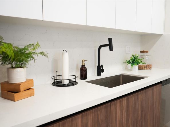 9202 NW 81st Ct, Tamarac FL 33321