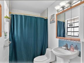 7010 SW 103rd Pl, Miami FL 33173