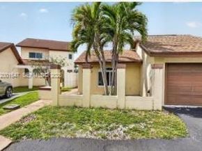 7010 SW 103rd Pl, Miami FL 33173