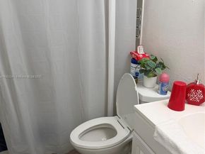 6701 NW 169th St B301, Hialeah FL 33015