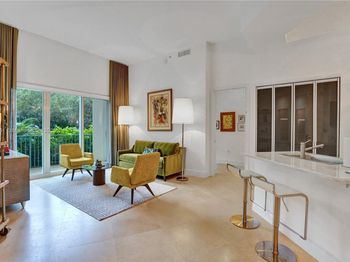 20000 E Country Club Dr