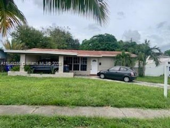 6881 SW 6th St, Pembroke Pines FL 33023