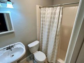 6881 SW 6th St, Pembroke Pines FL 33023