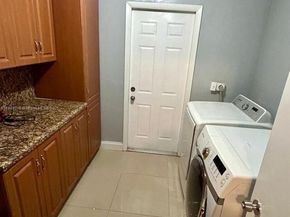 6881 SW 6th St, Pembroke Pines FL 33023