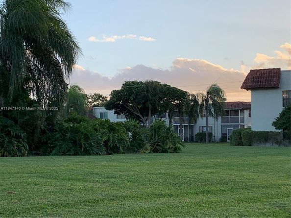 7406 Woodmont Ter 205, Tamarac FL 33321