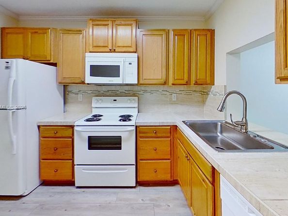 7406 Woodmont Ter 205, Tamarac FL 33321