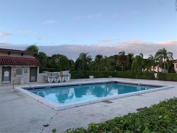 7406 Woodmont Ter 205, Tamarac FL 33321