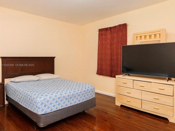 3321 SW 18th St, Miami FL 33145