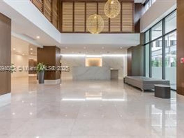 540 Brickell Key Dr 302, Miami FL 33131