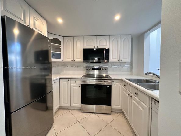 540 Brickell Key Dr 302, Miami FL 33131