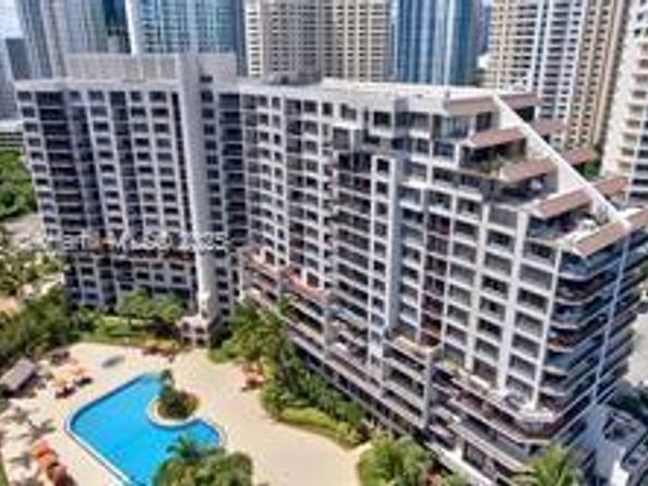 540 Brickell Key Dr 302, Miami FL 33131