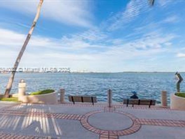540 Brickell Key Dr 302, Miami FL 33131