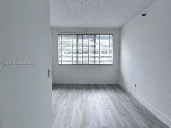 540 Brickell Key Dr 302, Miami FL 33131