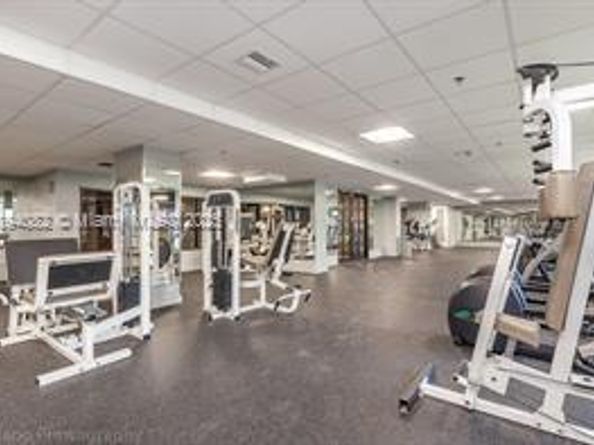 540 Brickell Key Dr 302, Miami FL 33131