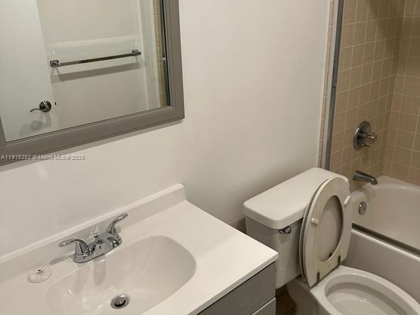 1621 Collins Ave 505, Miami Beach FL 33139