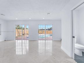 2005 N 36th Ave, Hollywood FL 33021