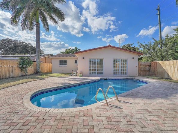 2005 N 36th Ave, Hollywood FL 33021