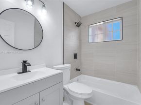 2005 N 36th Ave, Hollywood FL 33021