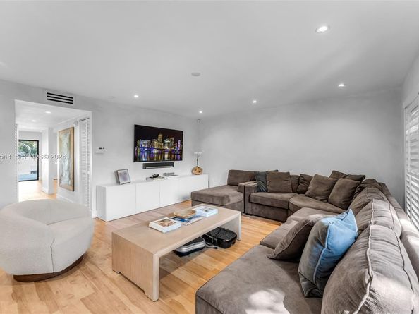 6611 SW 72nd St 38, South Miami FL 33143