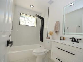 5660 NE 5th Ave, Oakland Park FL 33334