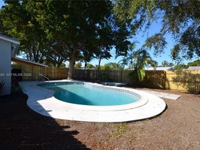 5660 NE 5th Ave, Oakland Park FL 33334