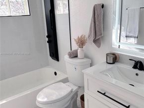 5660 NE 5th Ave, Oakland Park FL 33334