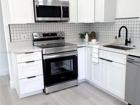 5660 NE 5th Ave, Oakland Park FL 33334