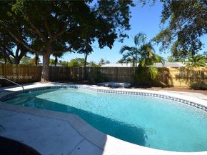 5660 NE 5th Ave, Oakland Park FL 33334