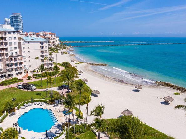 Undisclosed Address #A11640470, Miami Beach FL 33109