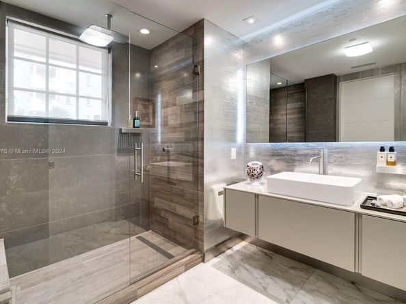 Undisclosed Address #A11640470, Miami Beach FL 33109