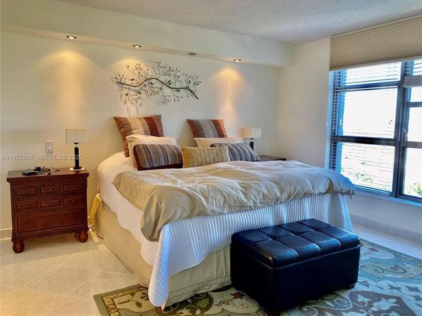 3400 NE 192nd St 1712, Aventura FL 33180