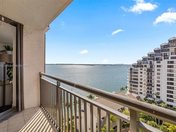 540 Brickell Key Dr 1519, Miami FL 33131