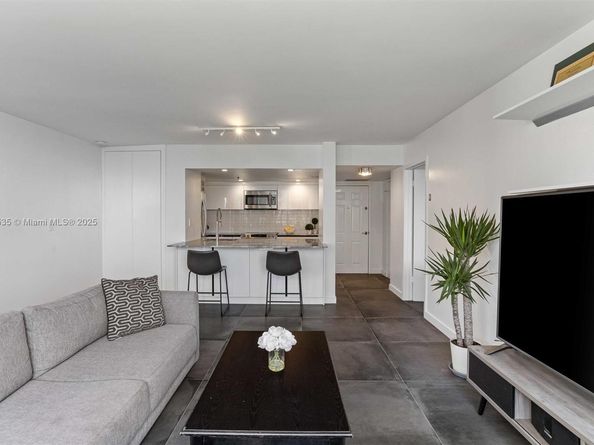 540 Brickell Key Dr 1519, Miami FL 33131