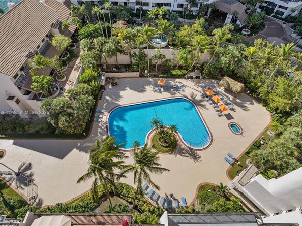 540 Brickell Key Dr 1519, Miami FL 33131