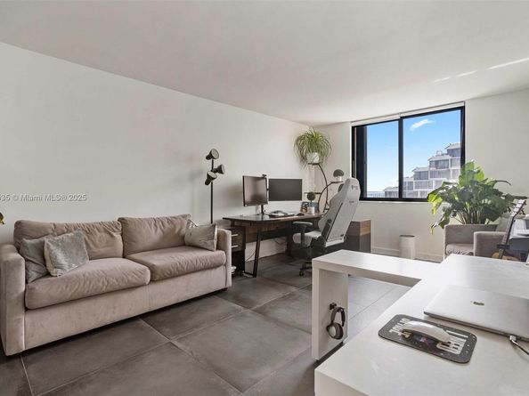 540 Brickell Key Dr 1519, Miami FL 33131