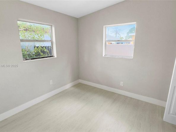 1557-55 NW 66th St, Miami FL 33147