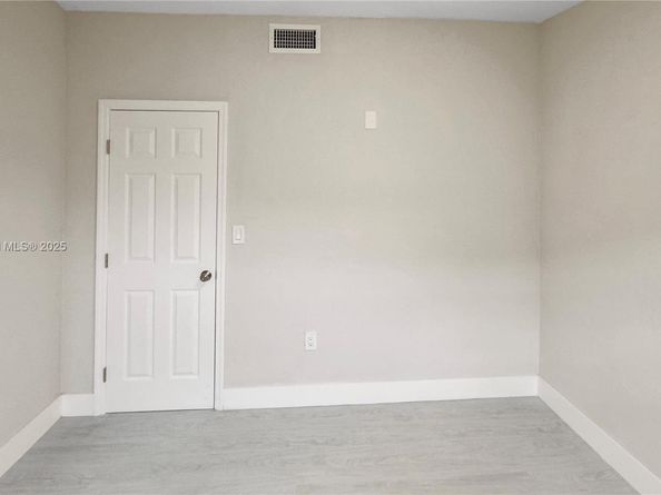 1557-55 NW 66th St, Miami FL 33147