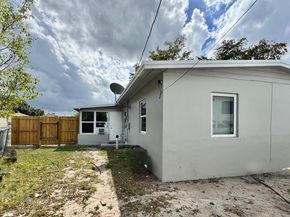 3481 NW 5th St, Lauderhill FL 33311