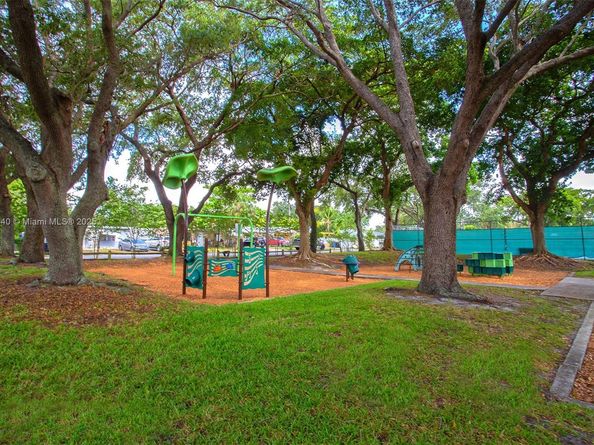 1311 SW 33rd Ter, Fort Lauderdale FL 33312