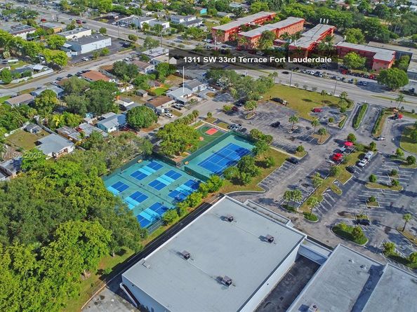 1311 SW 33rd Ter, Fort Lauderdale FL 33312