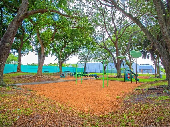 1311 SW 33rd Ter, Fort Lauderdale FL 33312