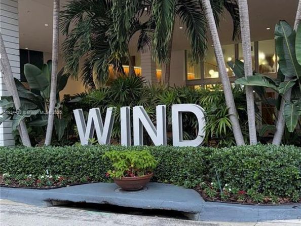 350 S Miami Ave 302, Miami FL 33130