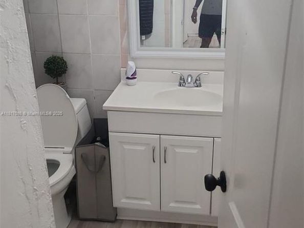15115 NE 6th Ave 32, Miami FL 33162